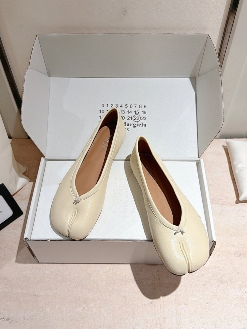 Maison Martin Margiela Tabi Ballet Flats - Picture 3 of 8